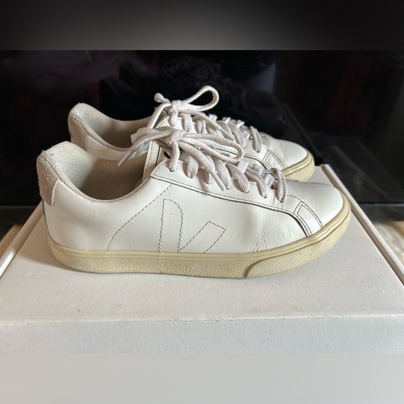 Veja size 6 - Picture 3 of 5